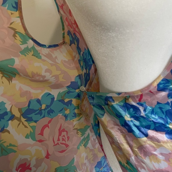 Vintage Victoria’s Secret gold label ruffled wrap slip dress - Picture 9 of 16